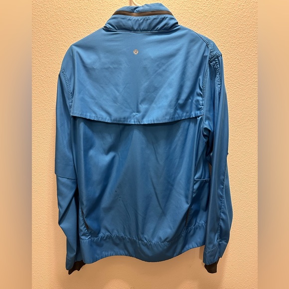 LULULEMON BLUE MENS WINDBREAKER (SIZE L) - Picture 4 of 4